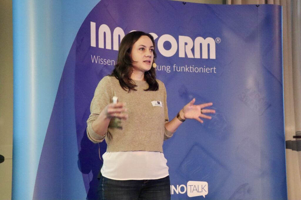 Olivia Kleinreiter beim 23. Inno-Meeting über Spezifiokation 3.0